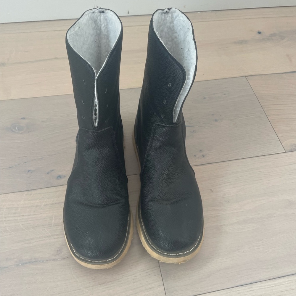 Fabletics booties - Picture 2 of 4
